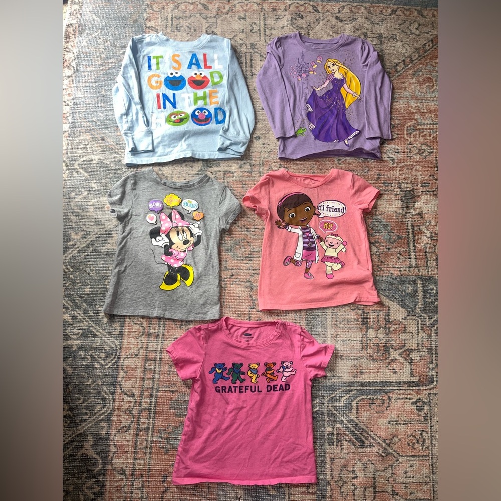 Old Navy Kids Collectabillities Licensed Tees size 4T BUNDLE
